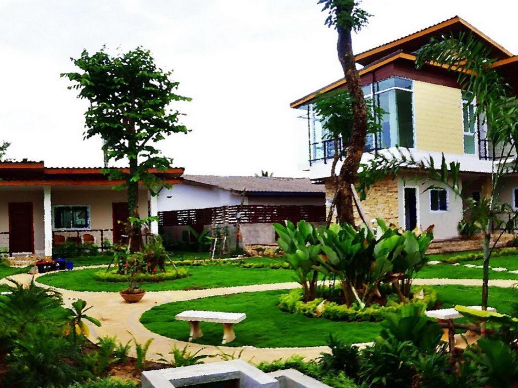 The Park Nangrong Resort Εξωτερικό φωτογραφία