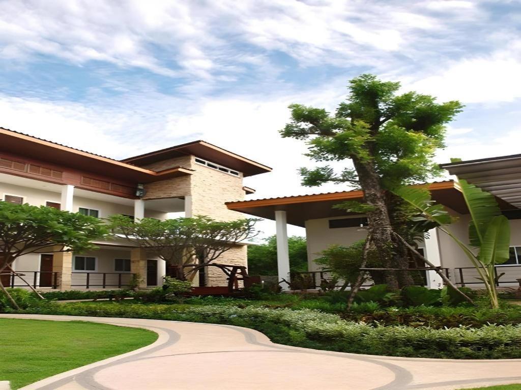The Park Nangrong Resort Εξωτερικό φωτογραφία