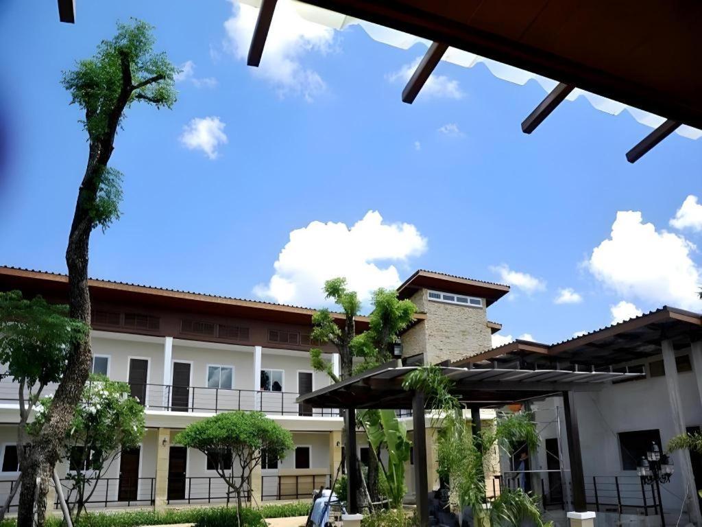 The Park Nangrong Resort Εξωτερικό φωτογραφία